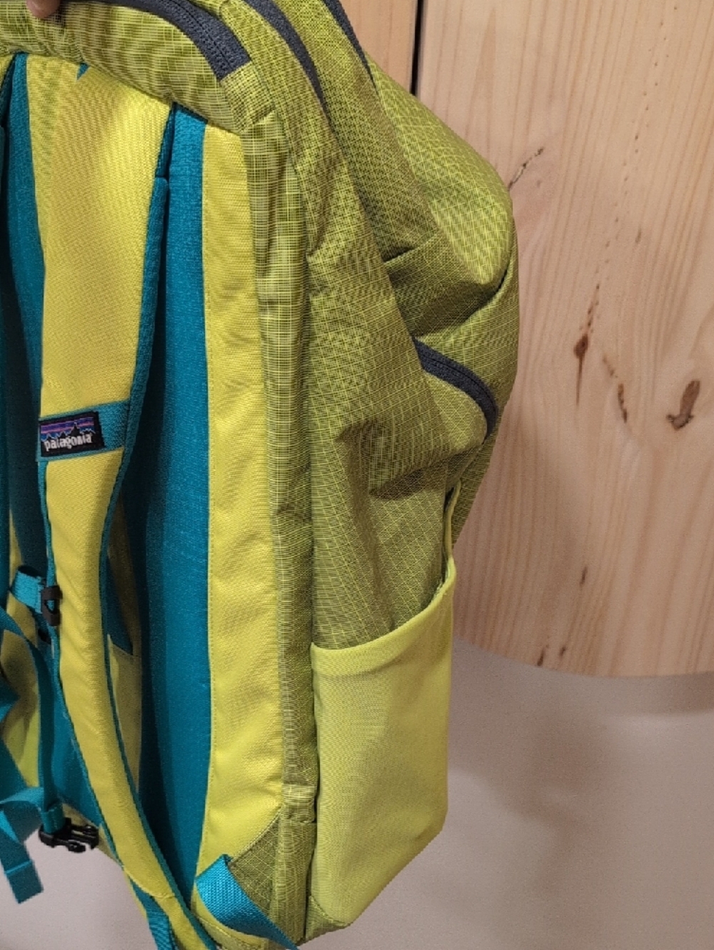 Patagonia Black Hole 32L Phosphorus/Green Backpack - Picture 3 of 6